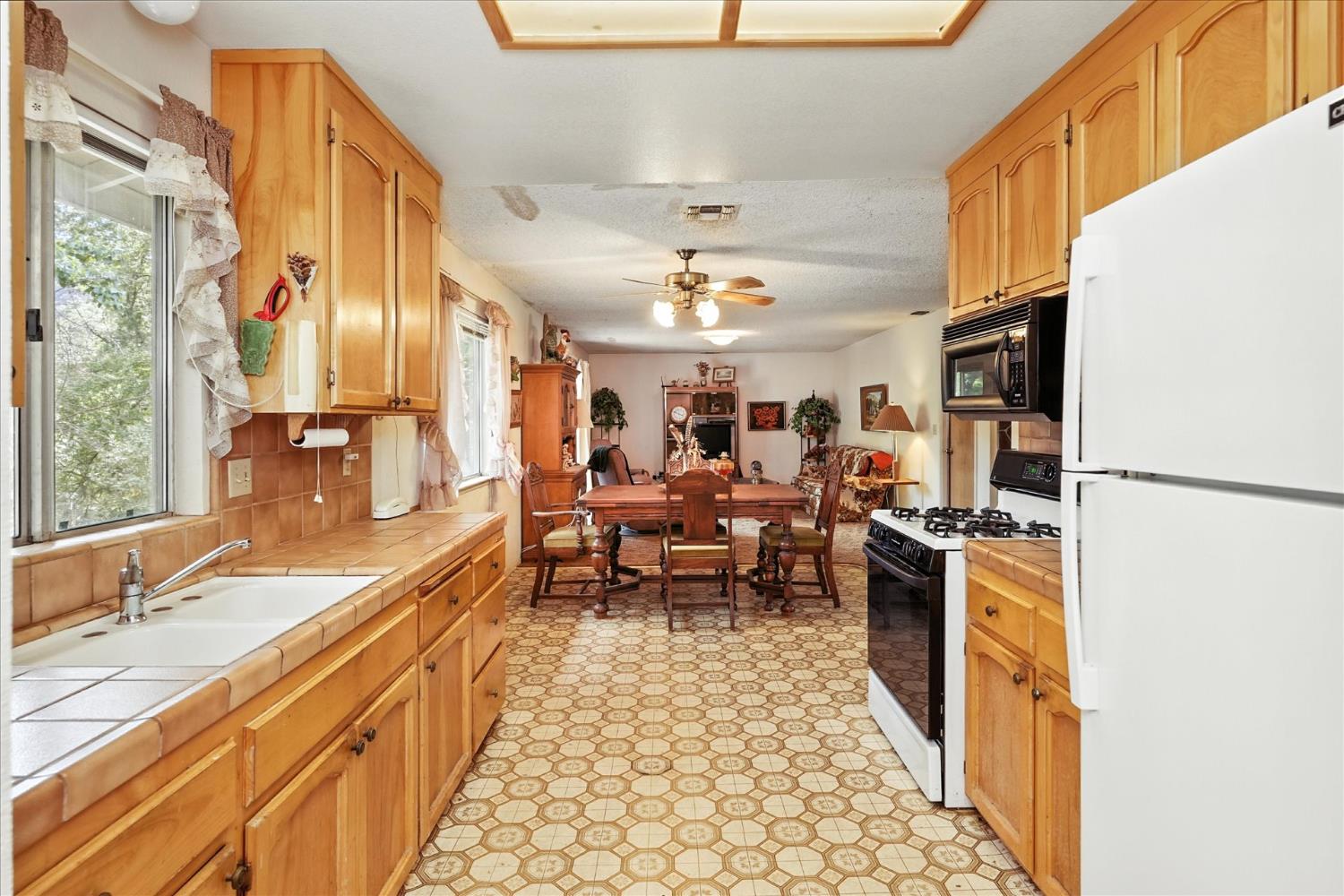 59556 Cascadel Dr, North Fork, CA 93643