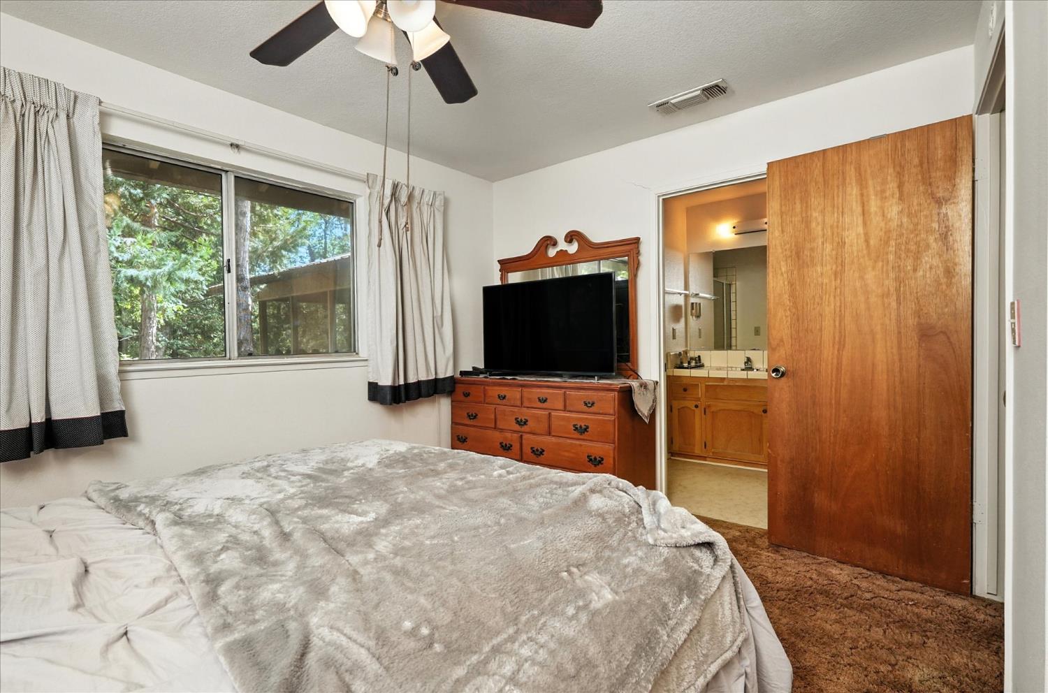 59556 Cascadel Dr, North Fork, CA 93643