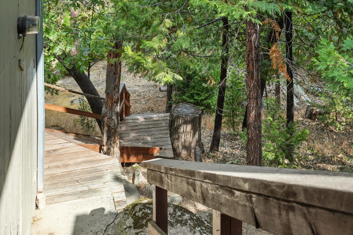 59556 Cascadel Dr, North Fork, CA 93643