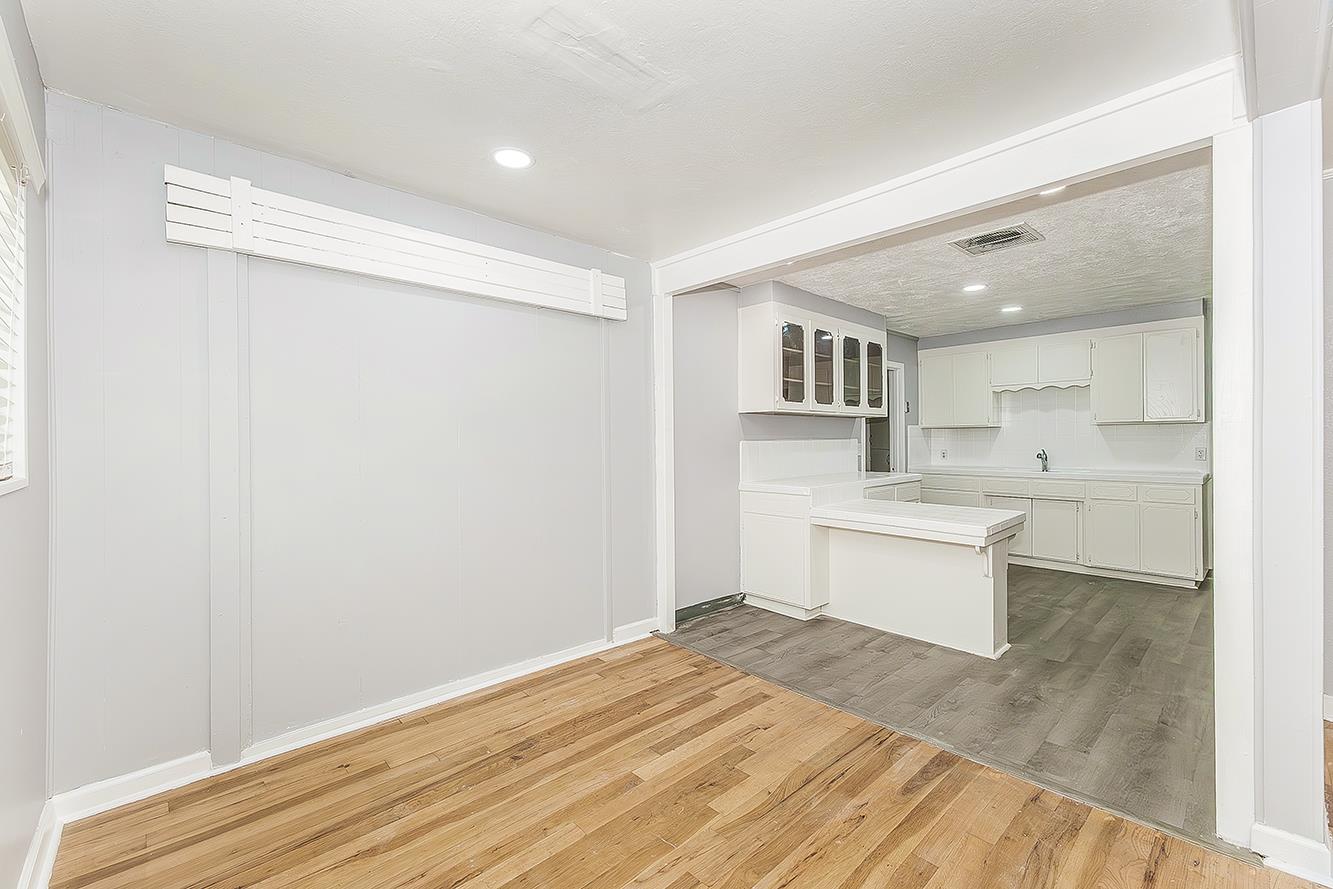 422 N Pine St, Madera, CA 93637