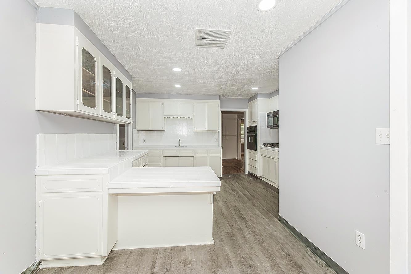 422 N Pine St, Madera, CA 93637