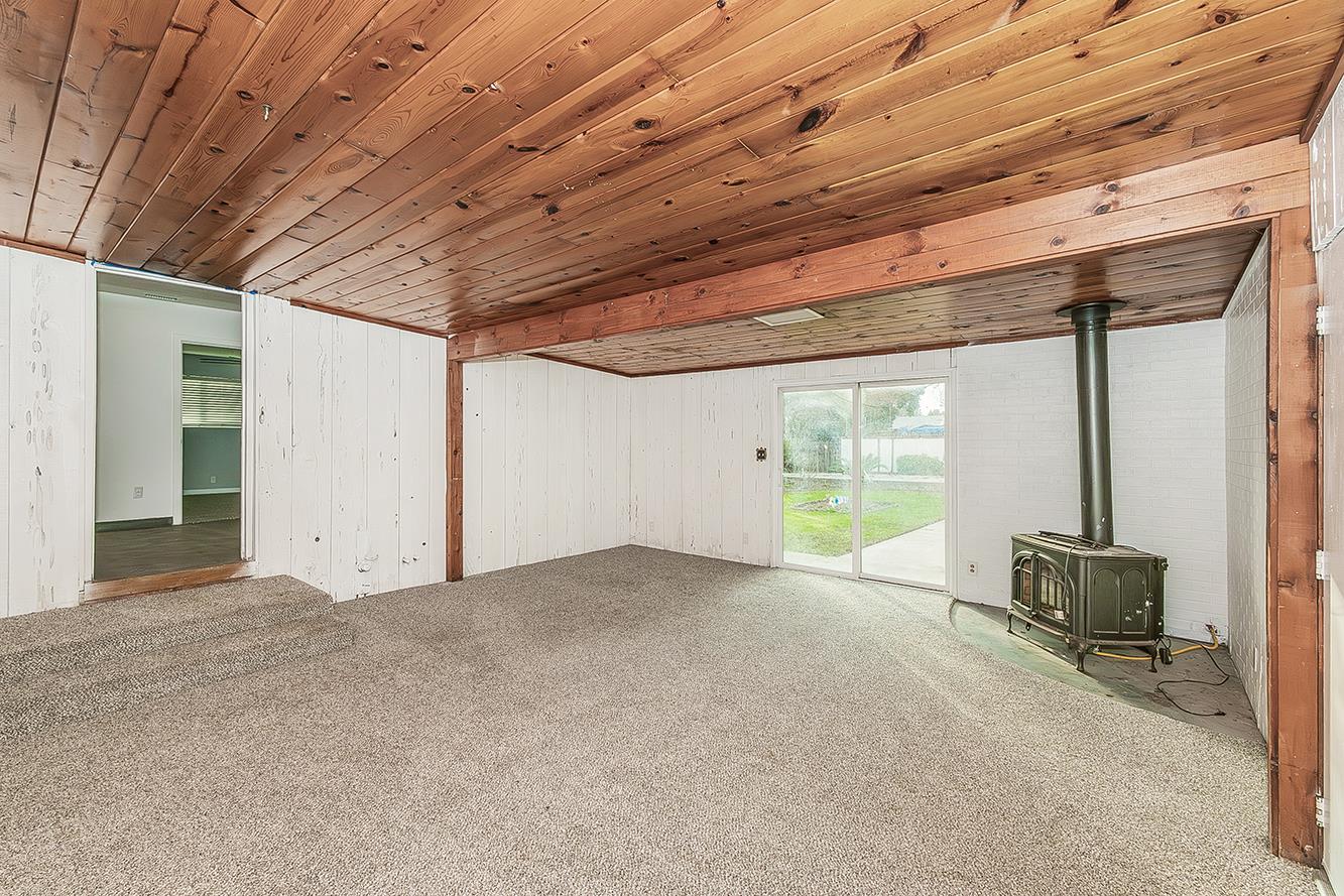 422 N Pine St, Madera, CA 93637