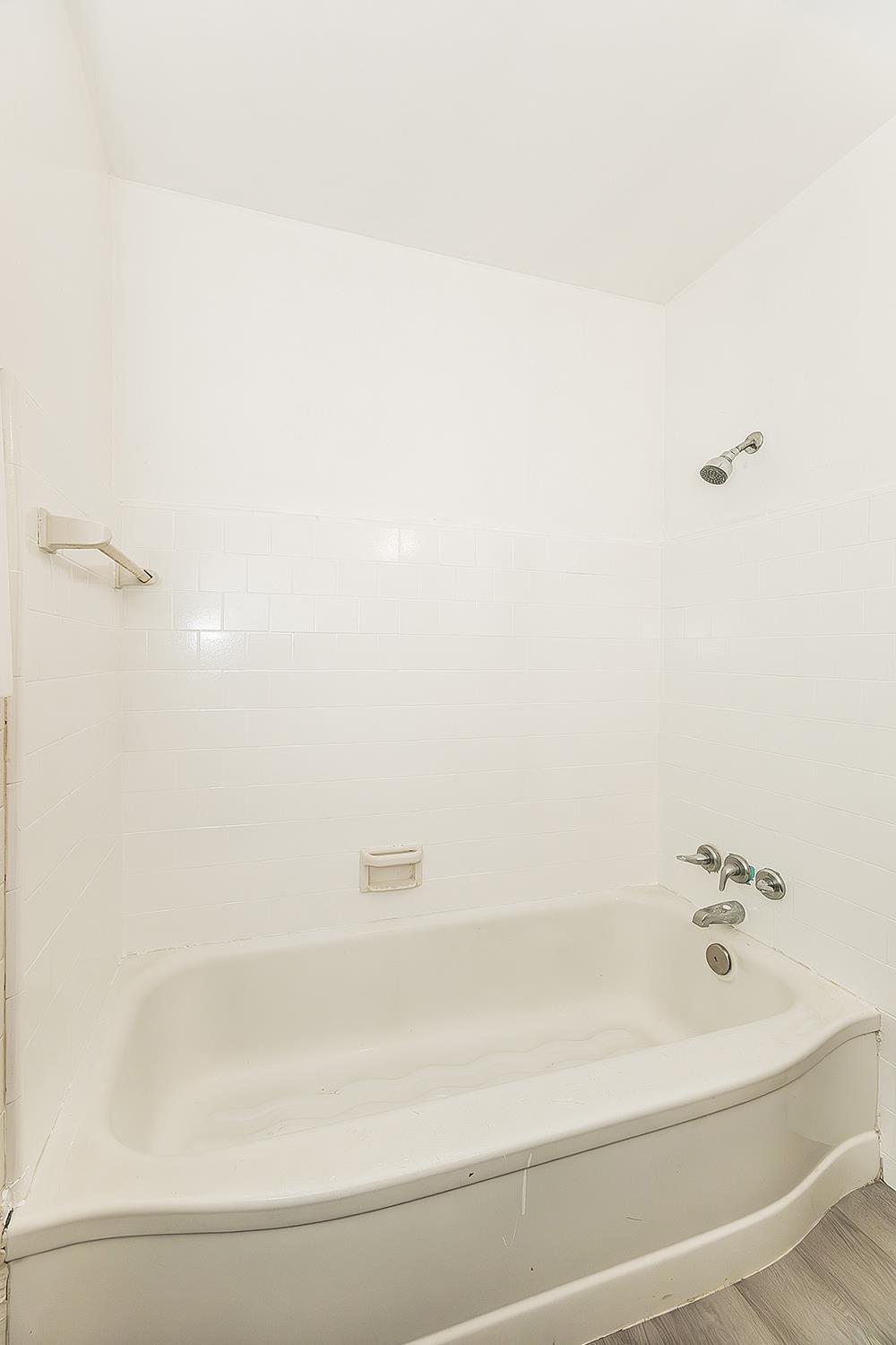 422 N Pine St, Madera, CA 93637