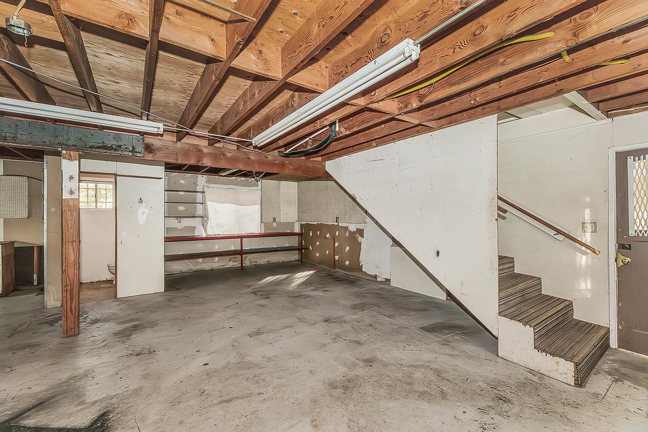 422 N Pine St, Madera, CA 93637