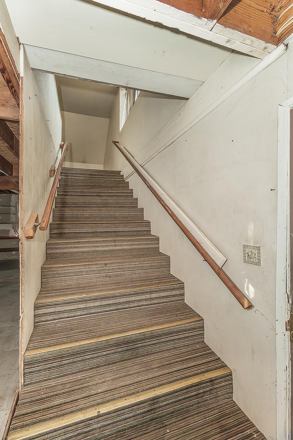 422 N Pine St, Madera, CA 93637