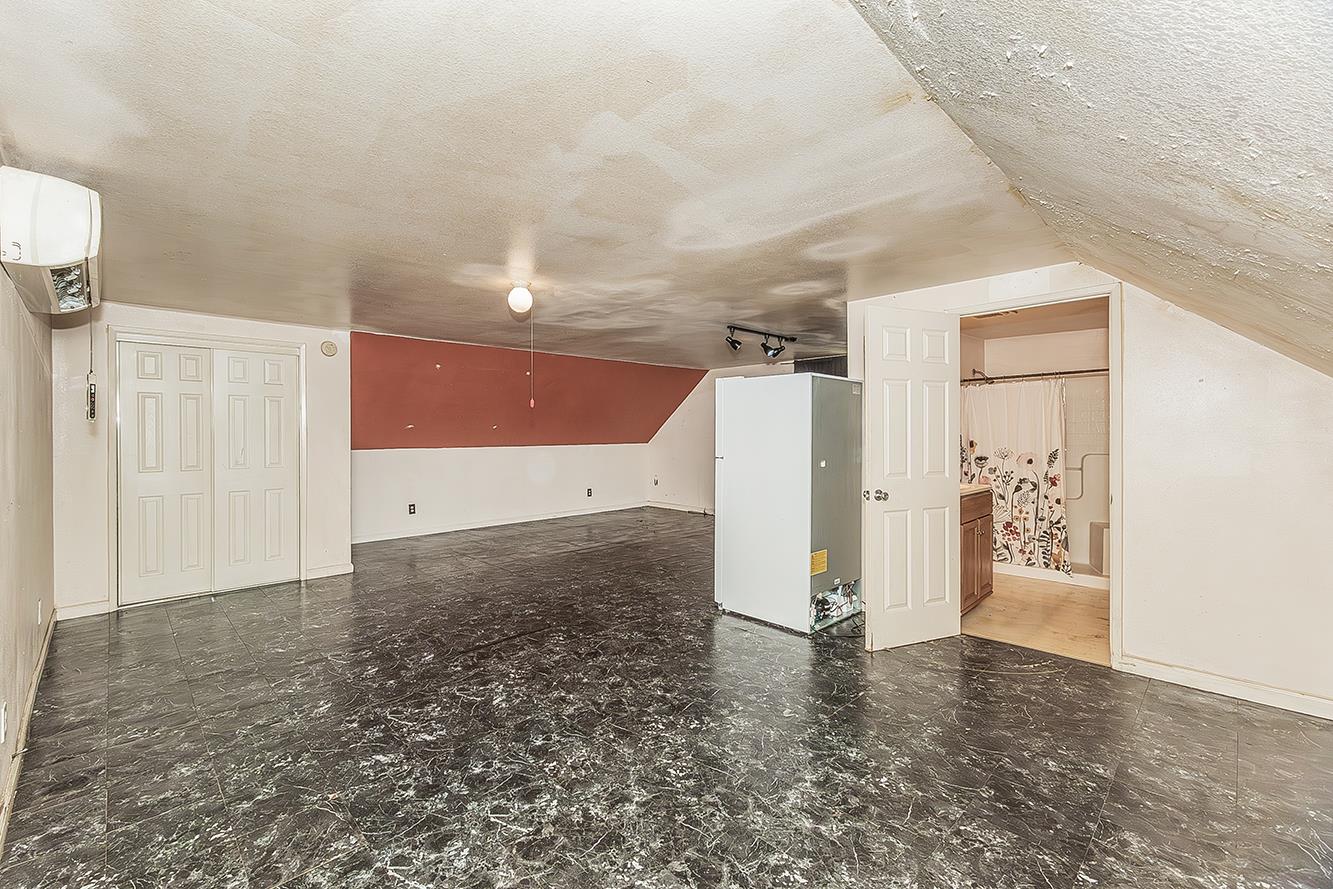 422 N Pine St, Madera, CA 93637