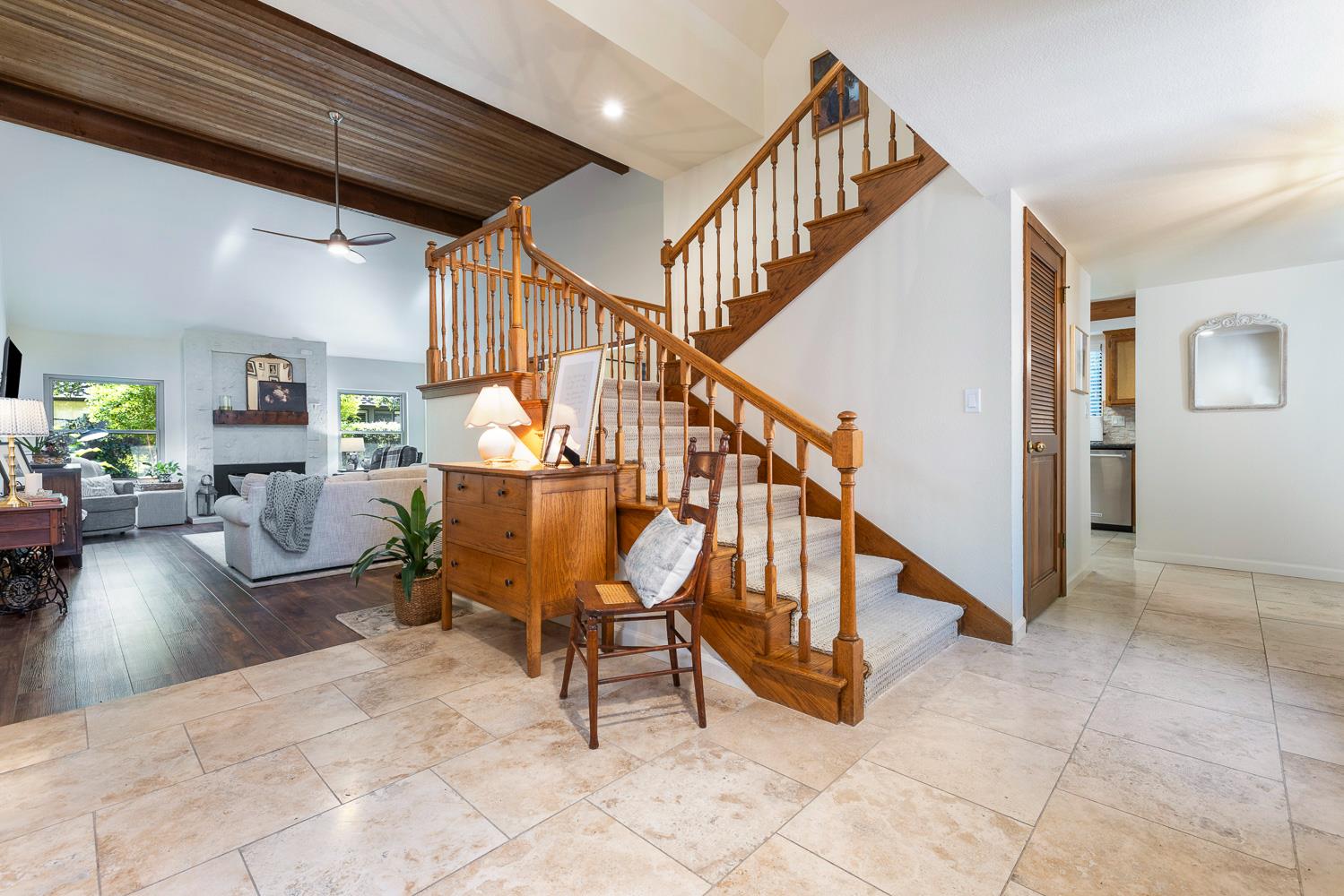 2827 W Compton Ct, Fresno, CA 93711