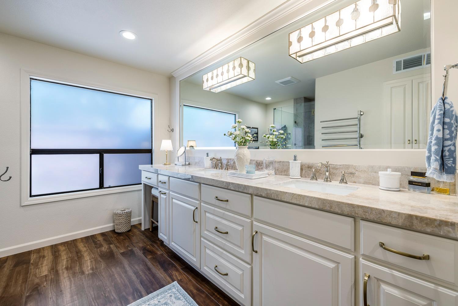 2827 W Compton Ct, Fresno, CA 93711