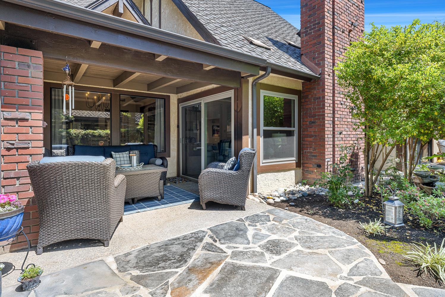 2827 W Compton Ct, Fresno, CA 93711