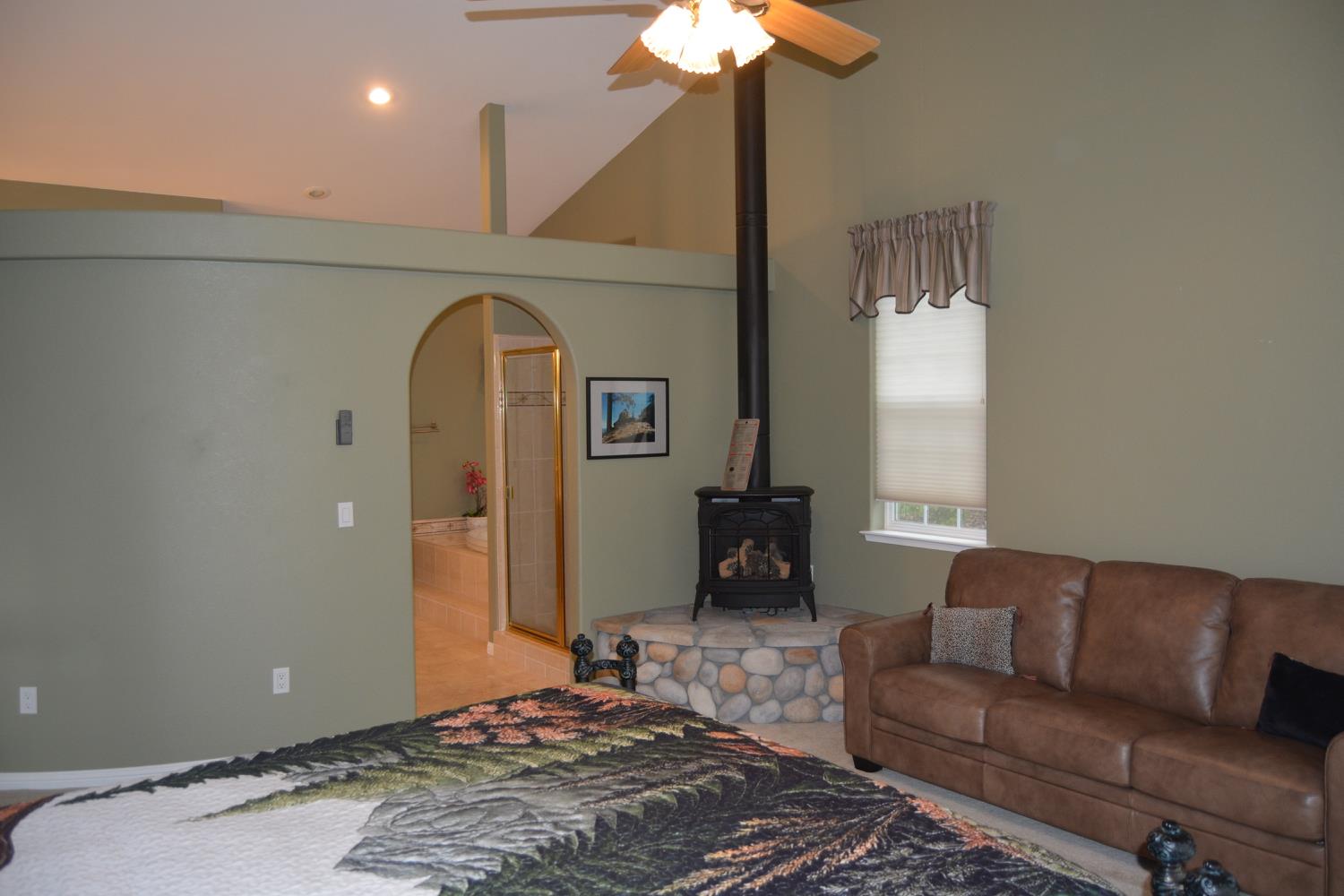 39818 Granite Ridge Lane, Bass Lake, CA 93604