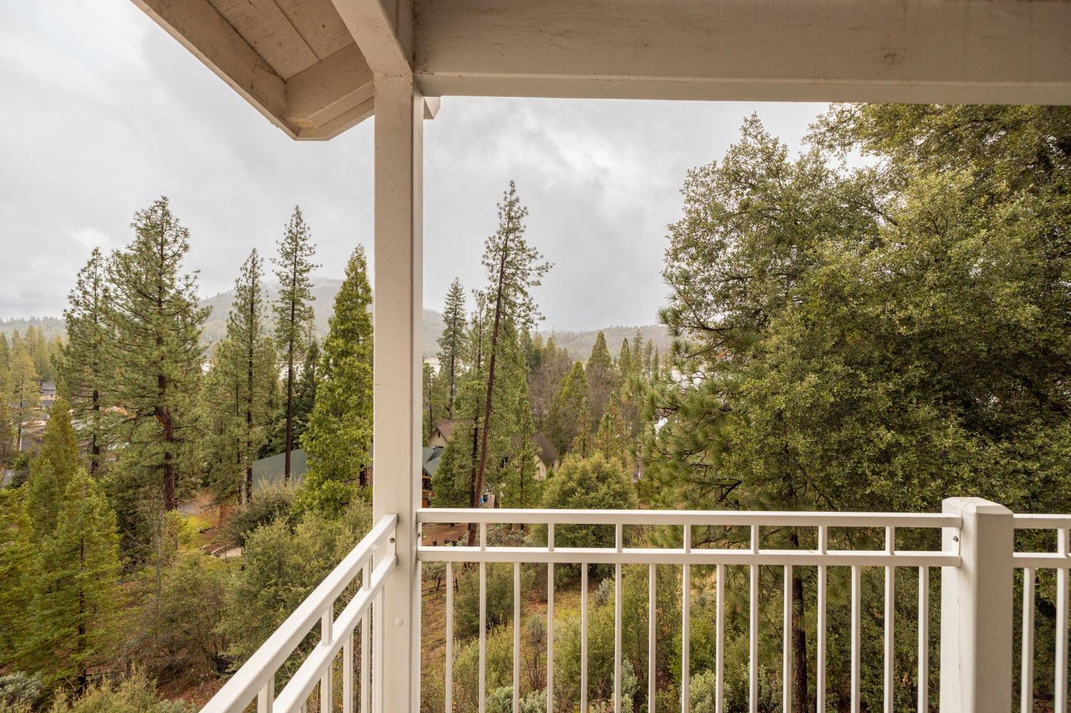 39818 Granite Ridge Lane, Bass Lake, CA 93604