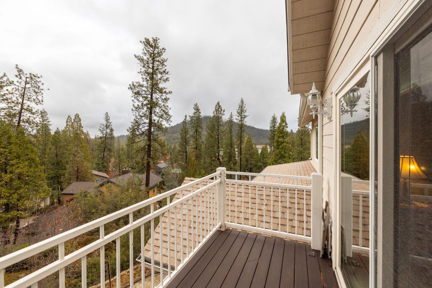 39818 Granite Ridge Lane, Bass Lake, CA 93604