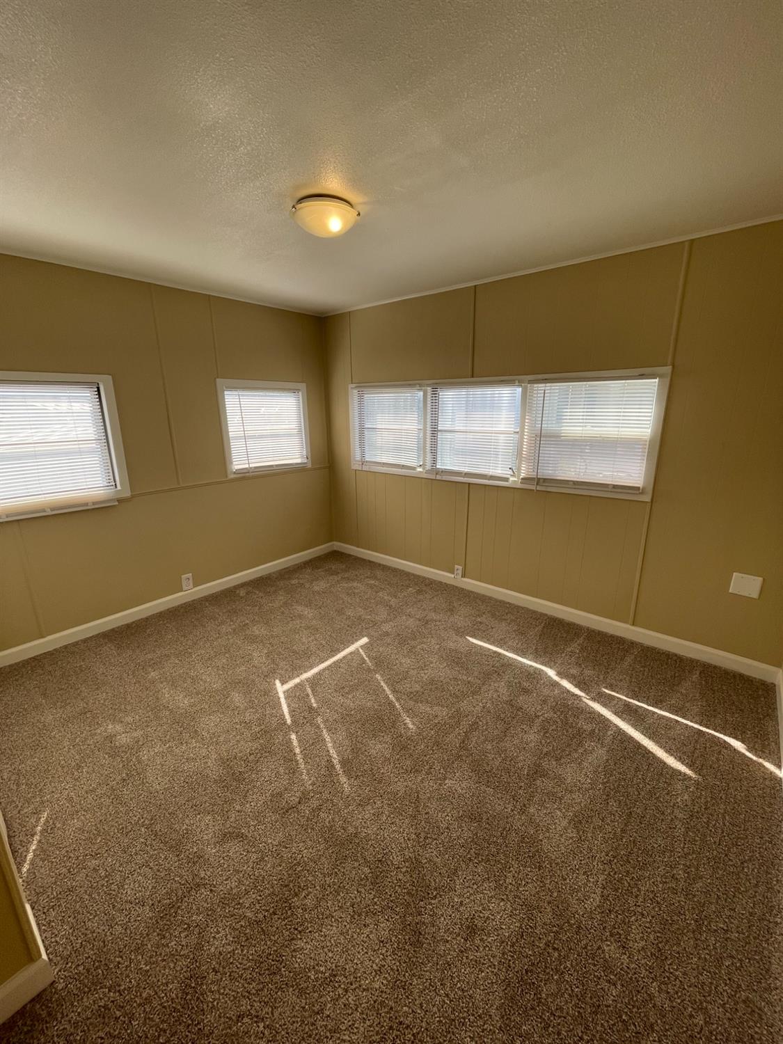 1272 villa Ave #69, Clovis, CA 93612