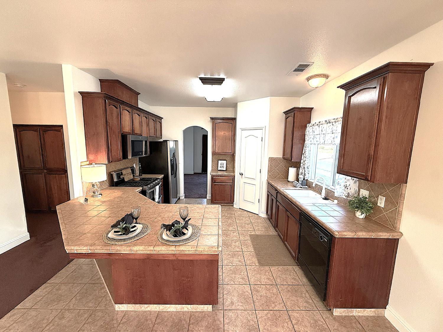 3817 Dockery Ave, Selma, CA 93662