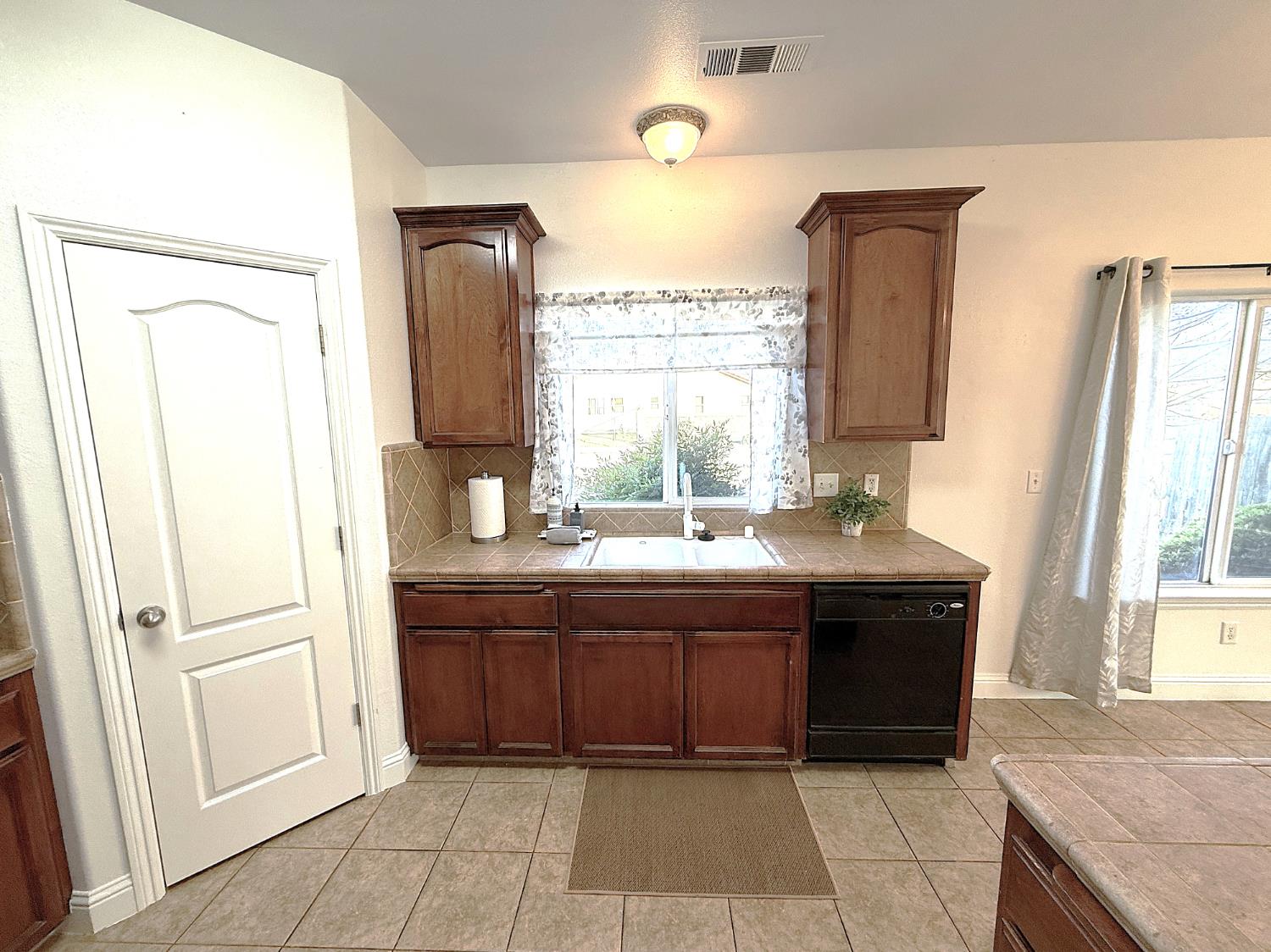 3817 Dockery Ave, Selma, CA 93662