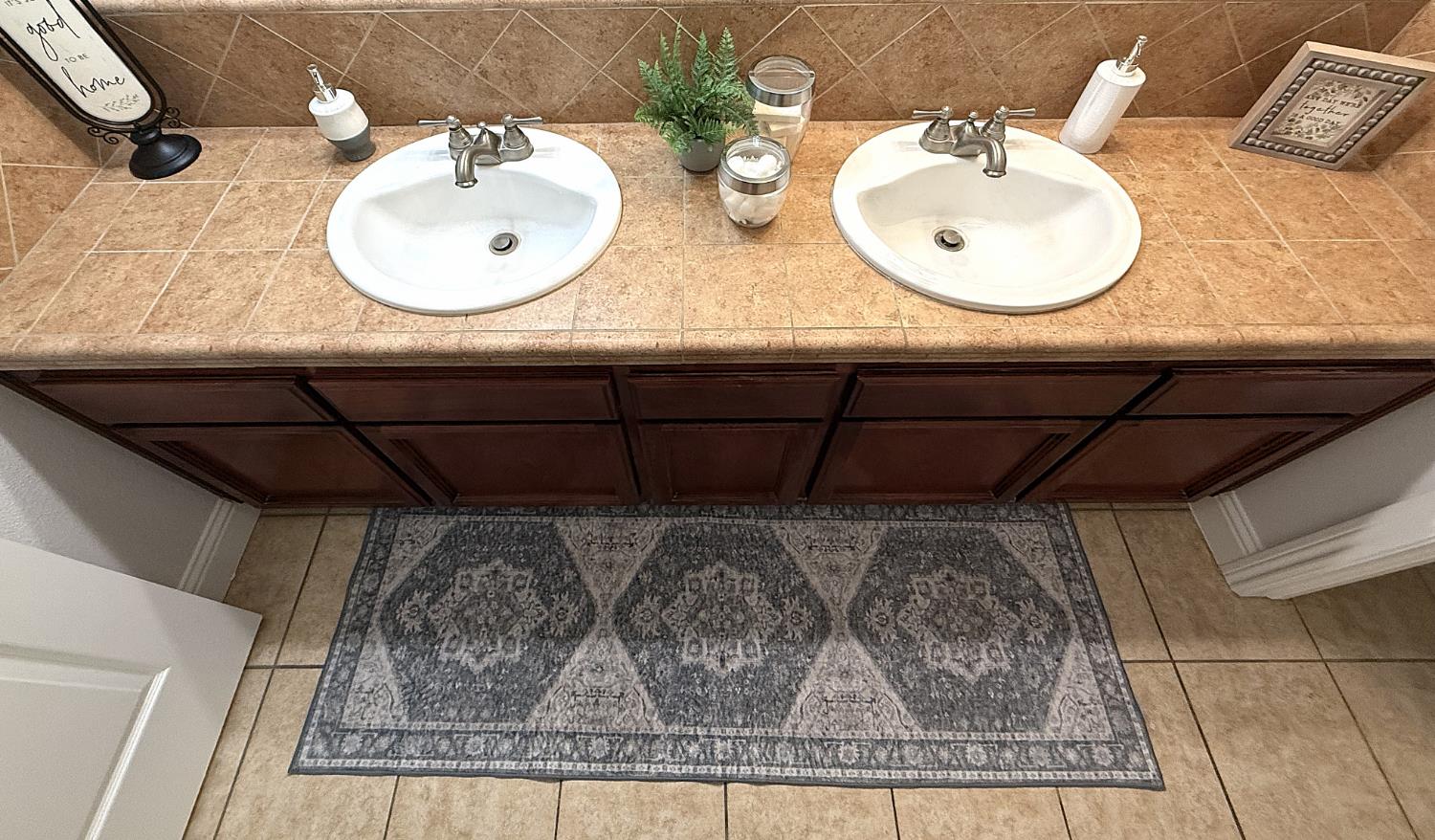 3817 Dockery Ave, Selma, CA 93662