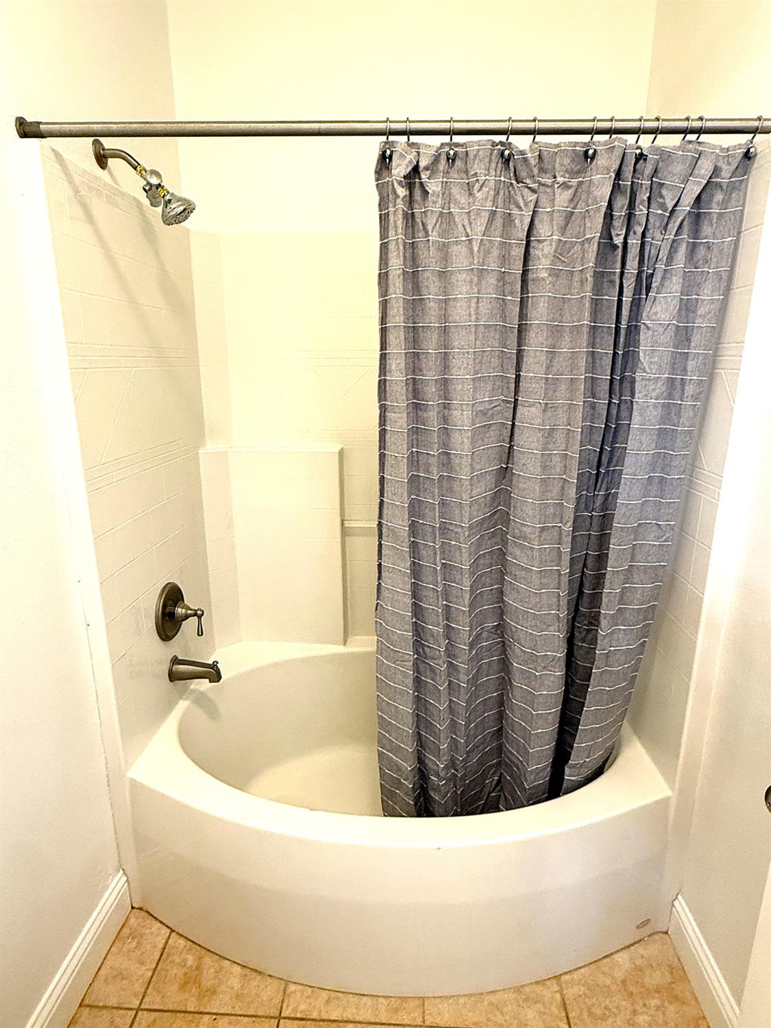 3817 Dockery Ave, Selma, CA 93662