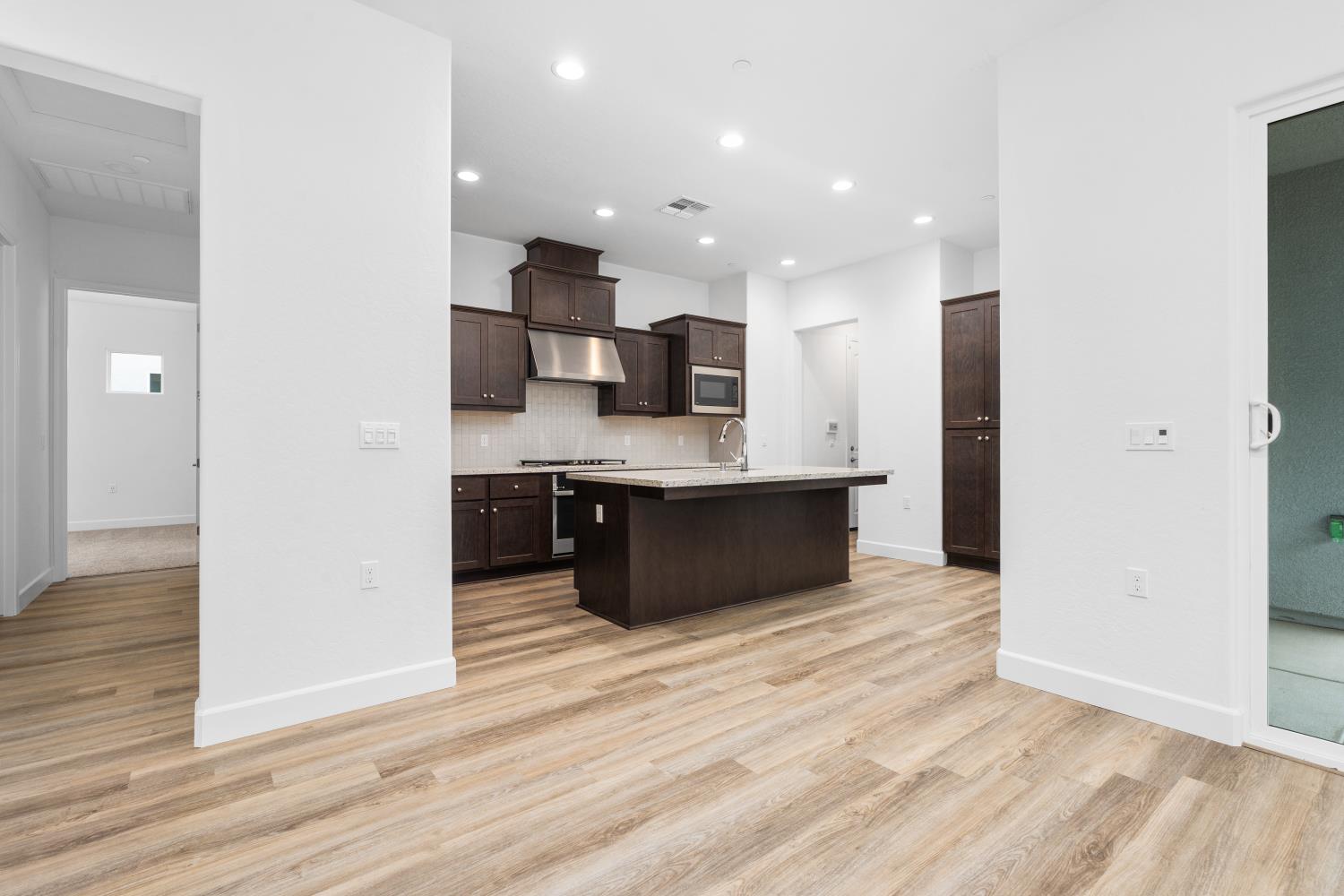 331 Peters Ln S, Madera, CA 93636