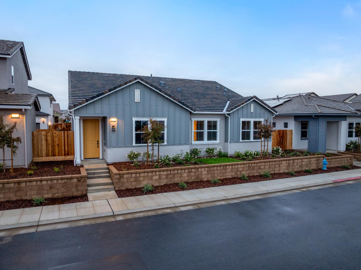 347 Peters Ln S, Madera, CA 93636