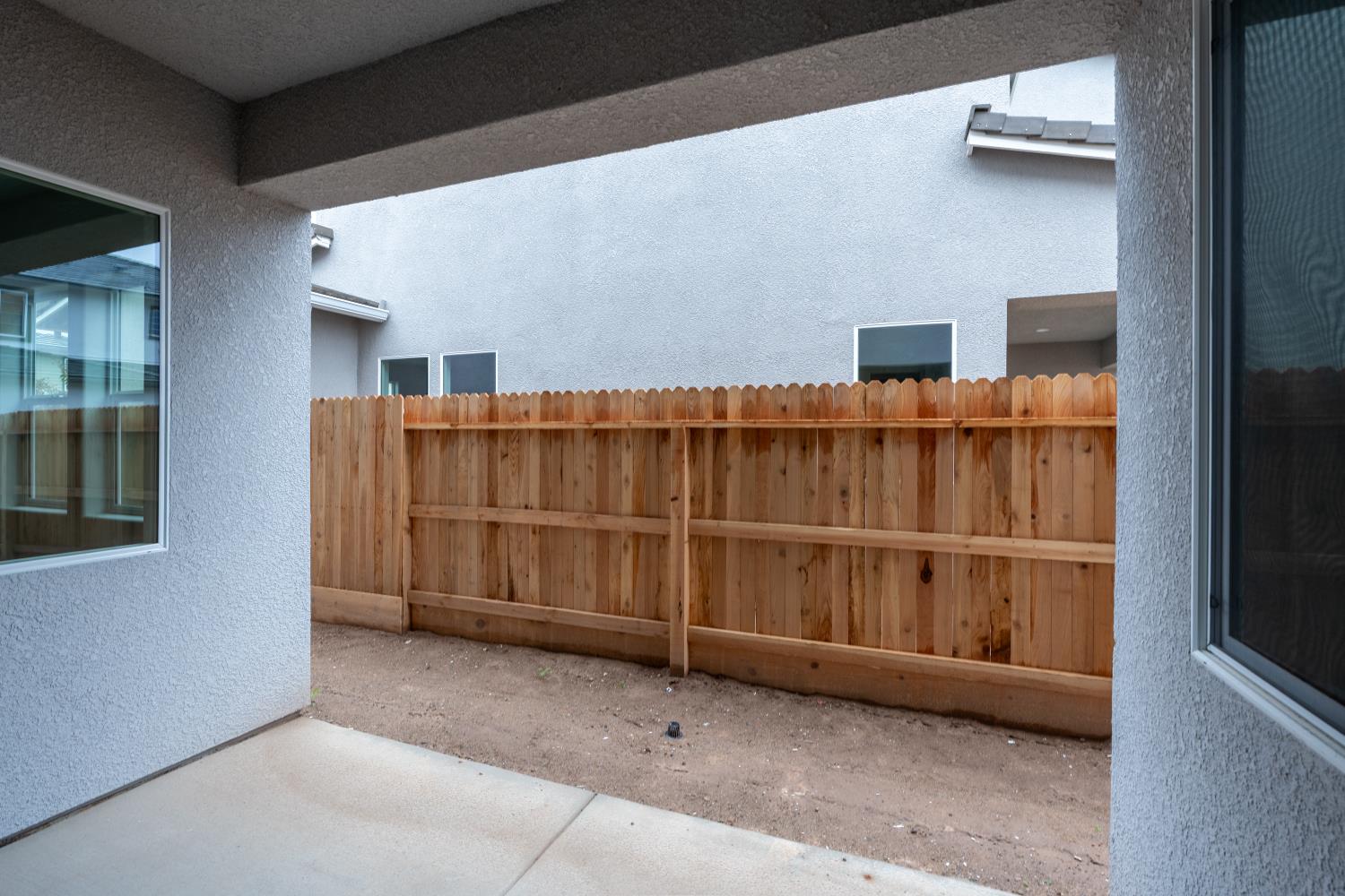 347 Peters Ln S, Madera, CA 93636