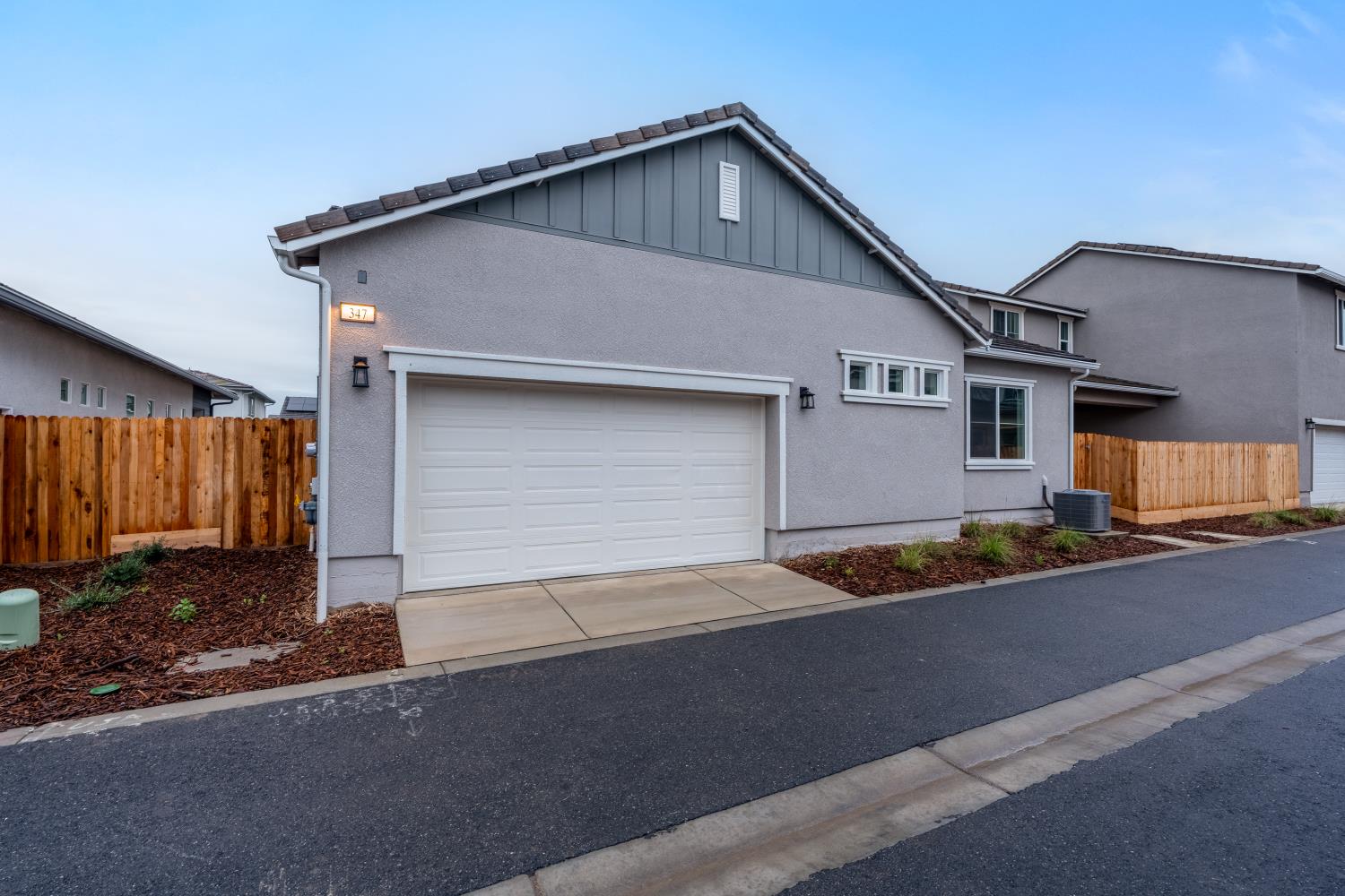 347 Peters Ln S, Madera, CA 93636