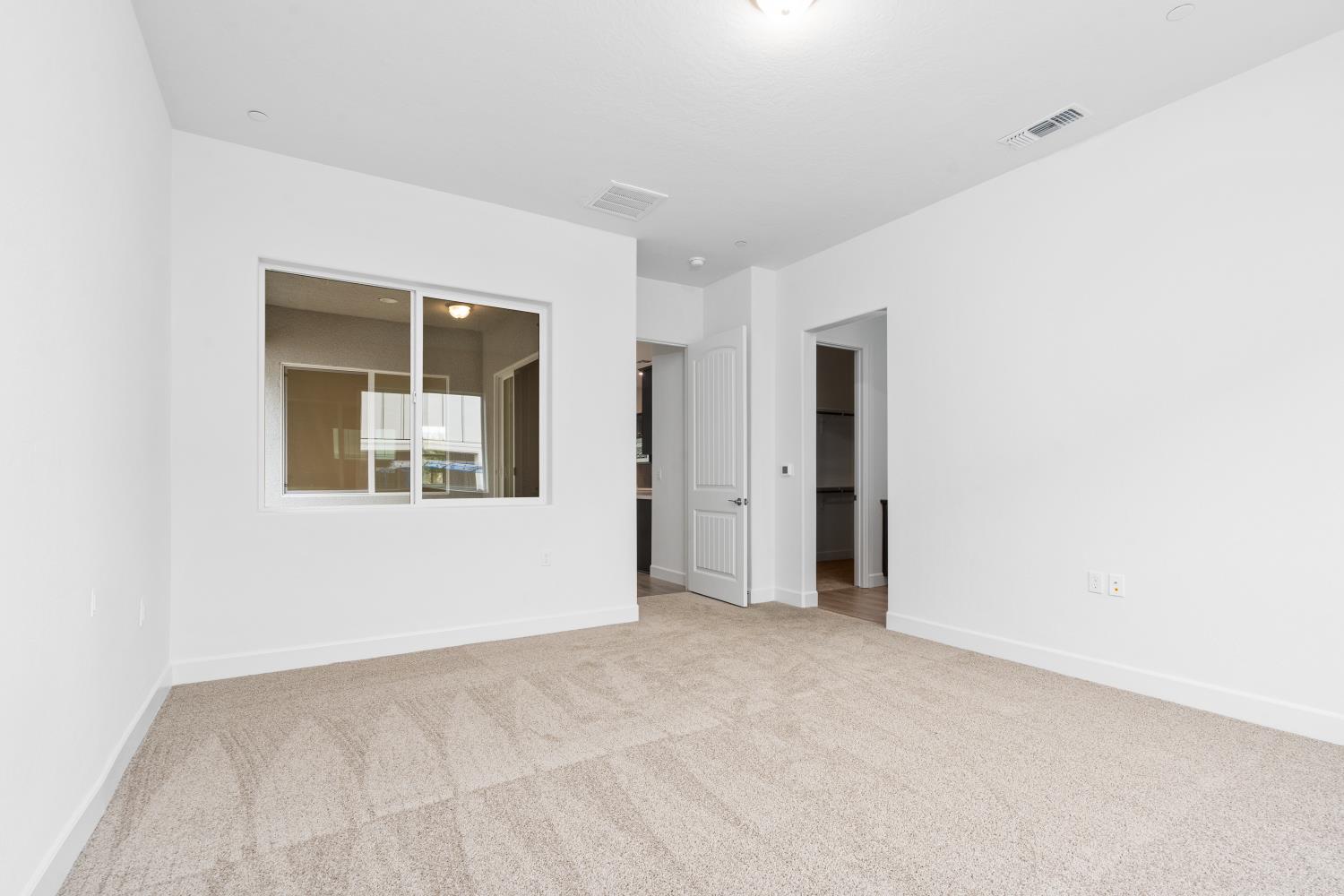 395 Peters Ln S, Madera, CA 93636