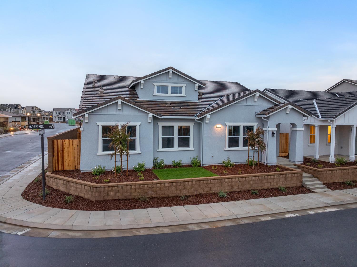 395 Peters Ln S, Madera, CA 93636