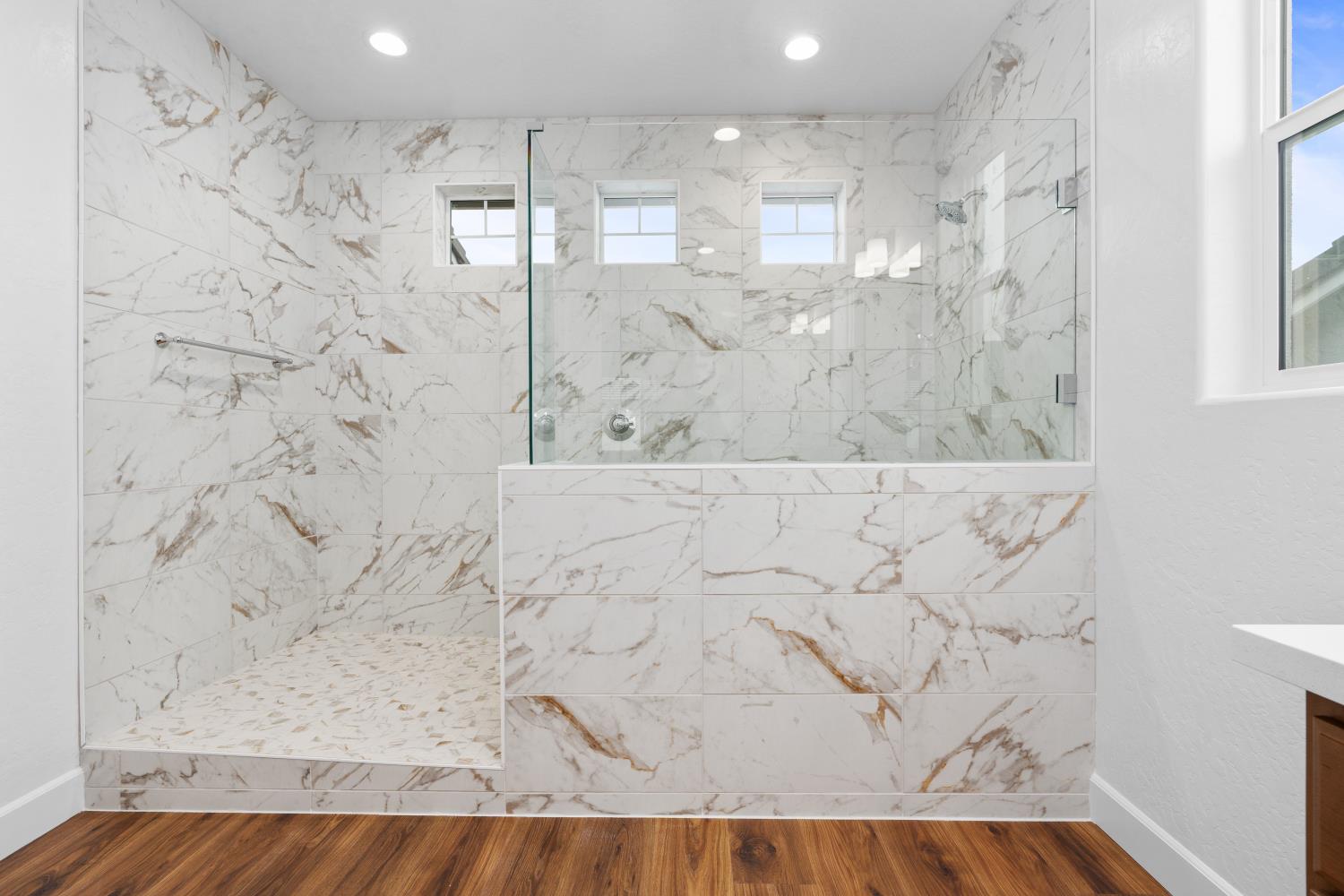 363 Peters Ln S, Madera, CA 93636