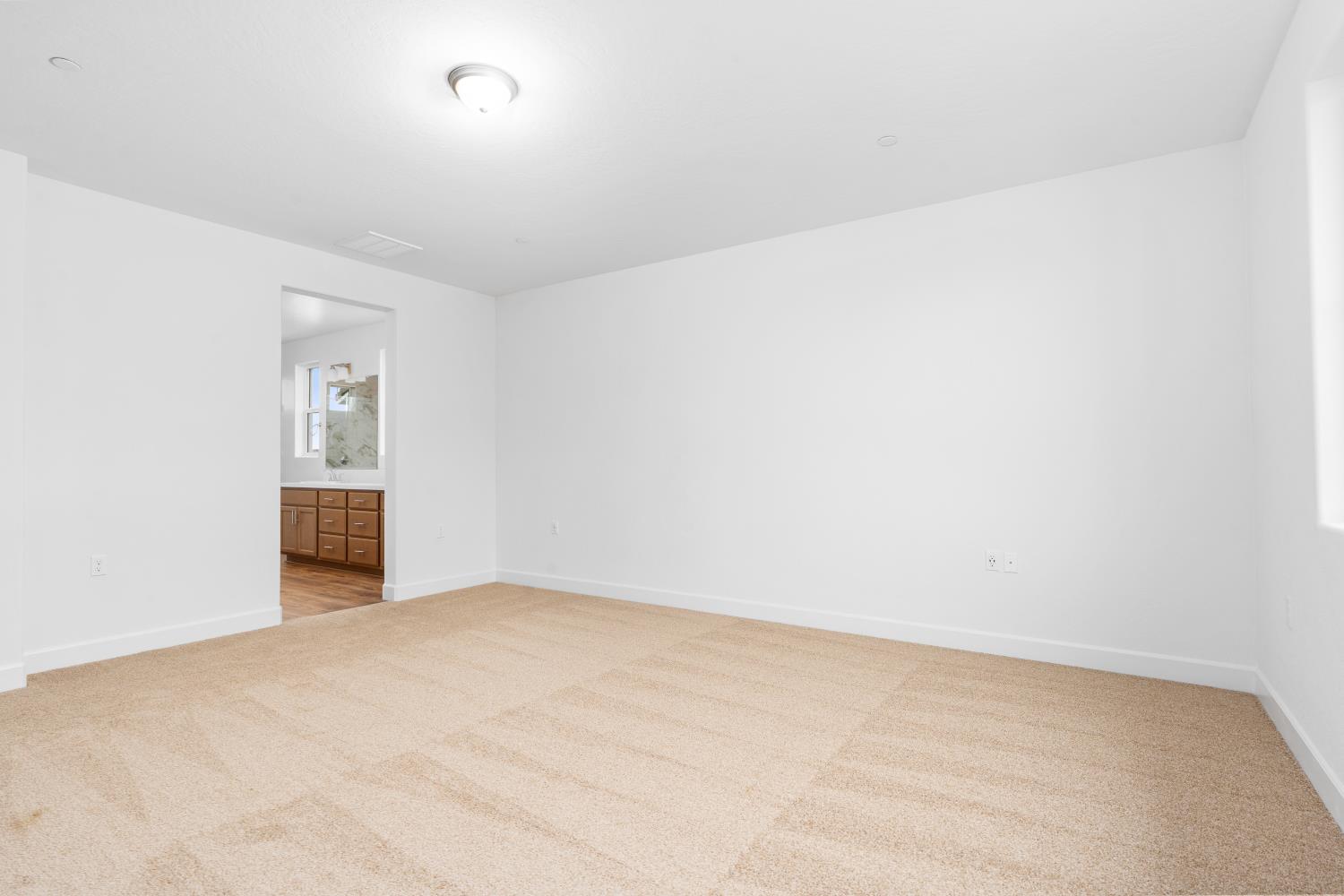 363 Peters Ln S, Madera, CA 93636