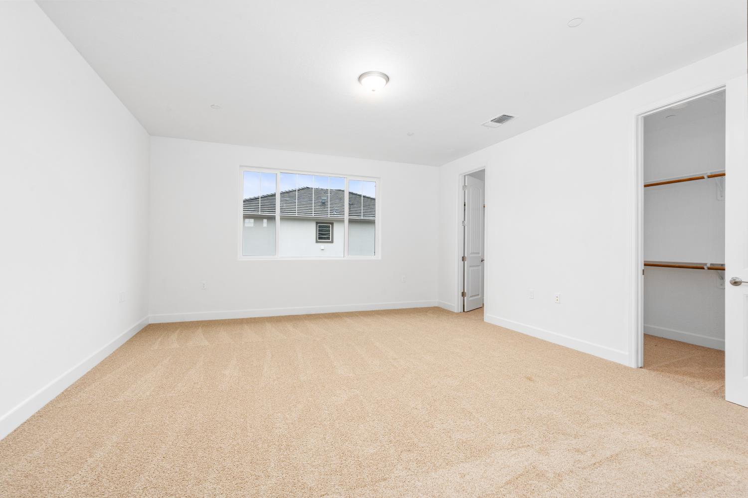 363 Peters Ln S, Madera, CA 93636