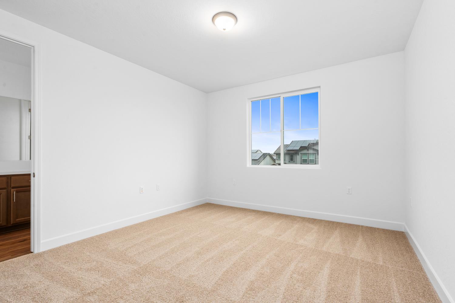 363 Peters Ln S, Madera, CA 93636