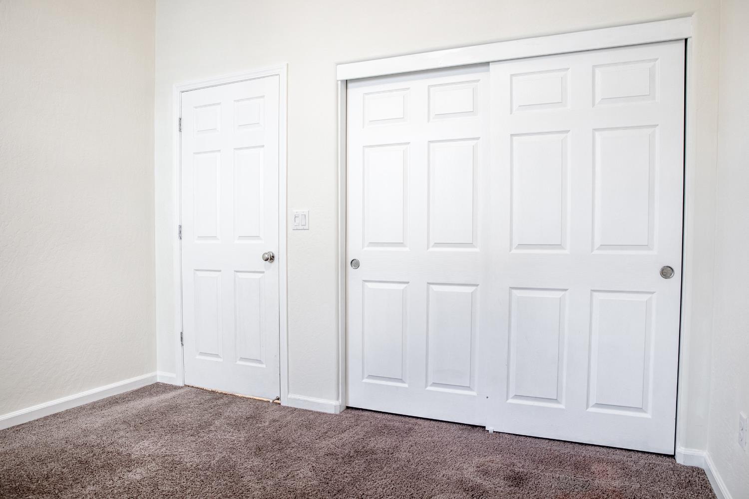 183 S Karen Ave, Kerman, CA 93630