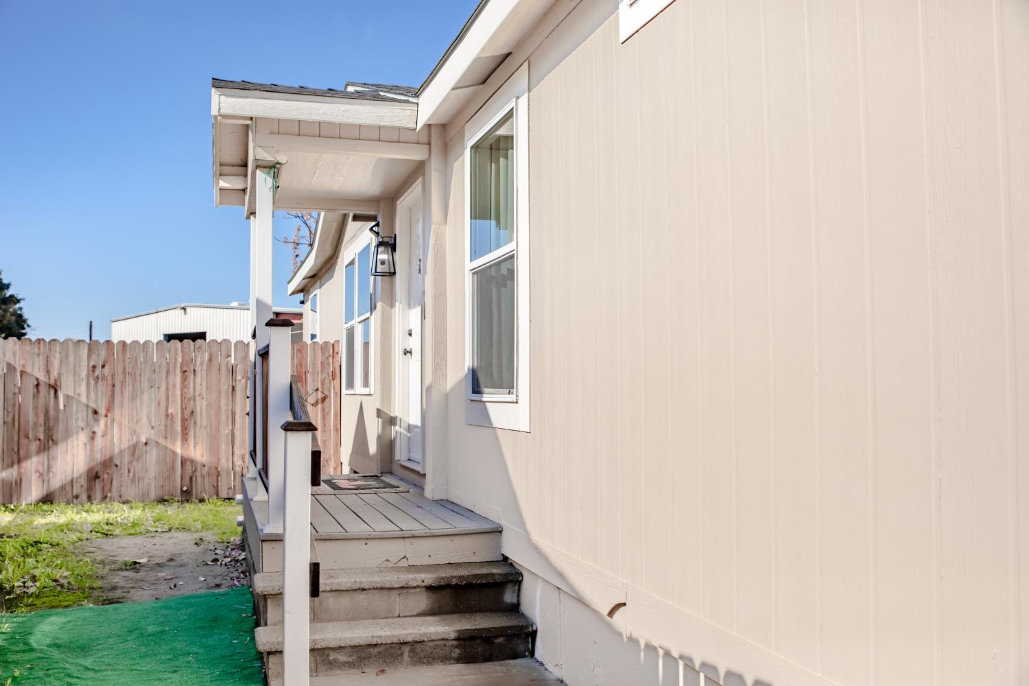 16660 Almond St, Huron, CA 93234