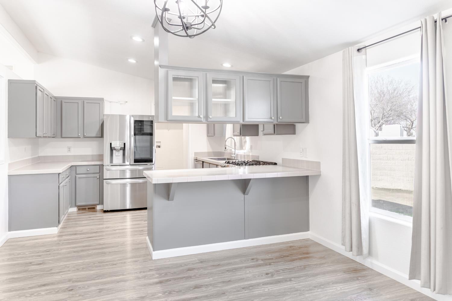 16660 Almond St, Huron, CA 93234