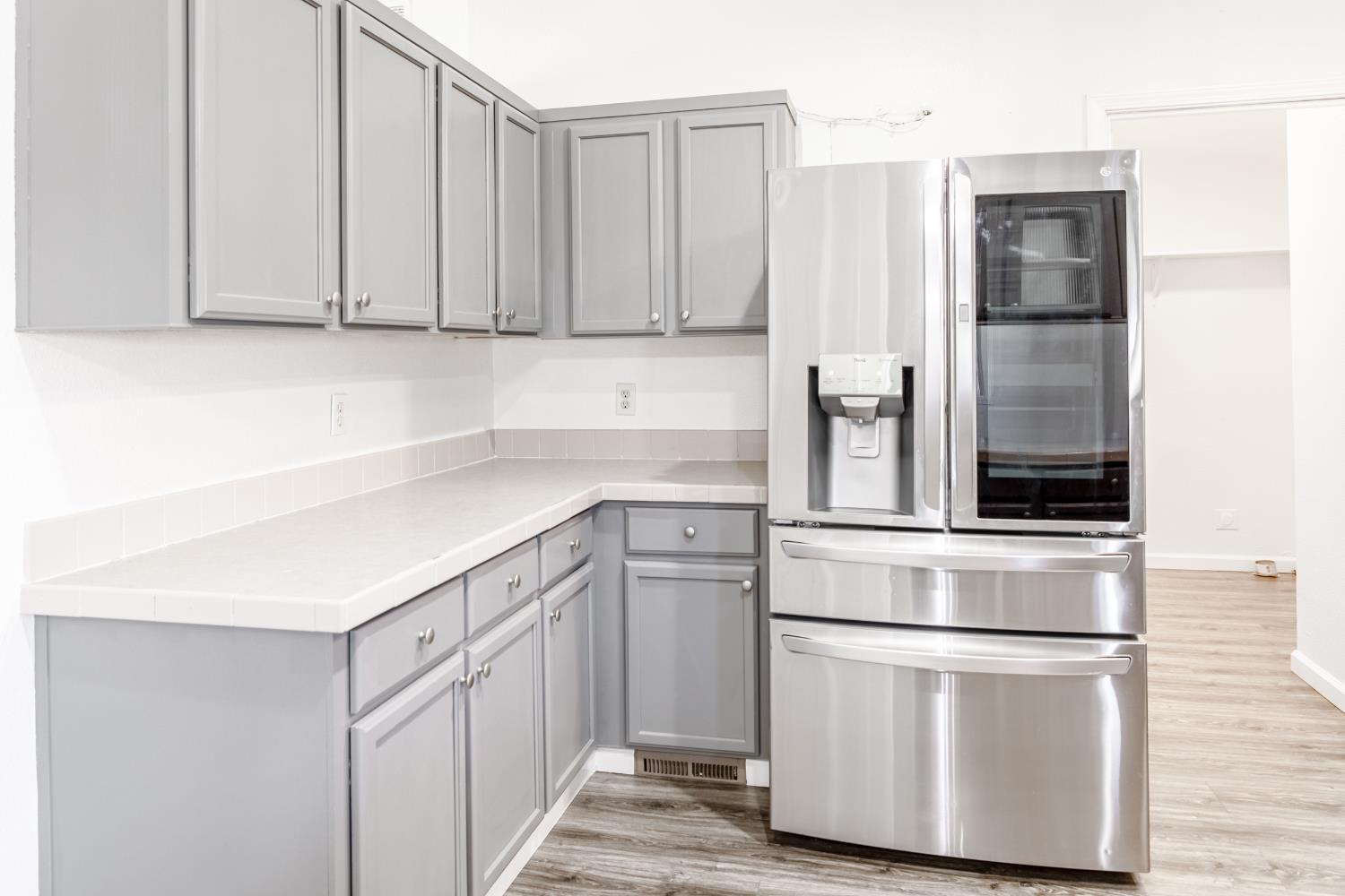 16660 Almond St, Huron, CA 93234