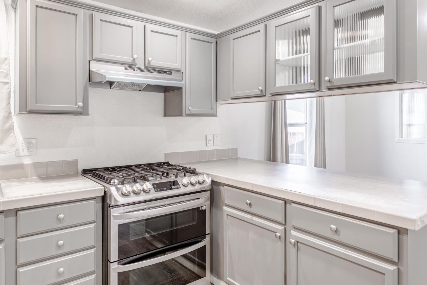 16660 Almond St, Huron, CA 93234