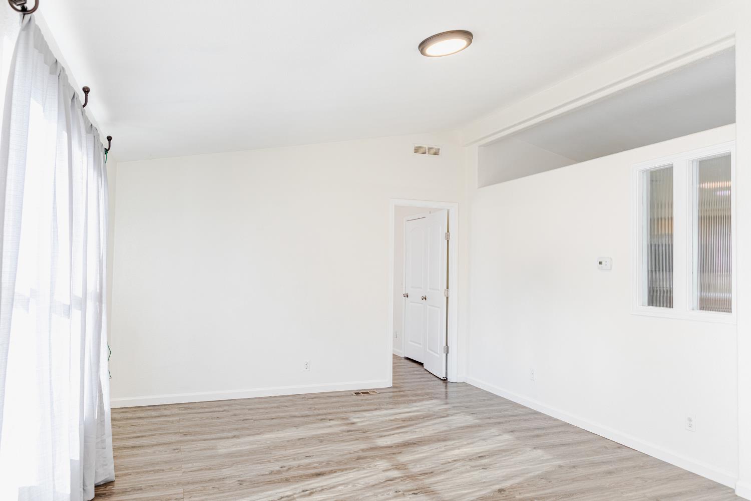 16660 Almond St, Huron, CA 93234