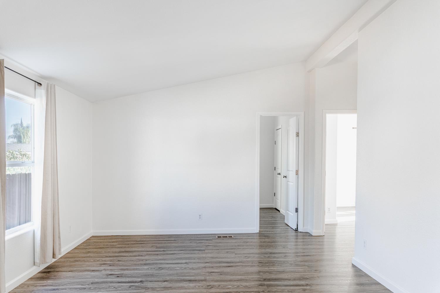 16660 Almond St, Huron, CA 93234