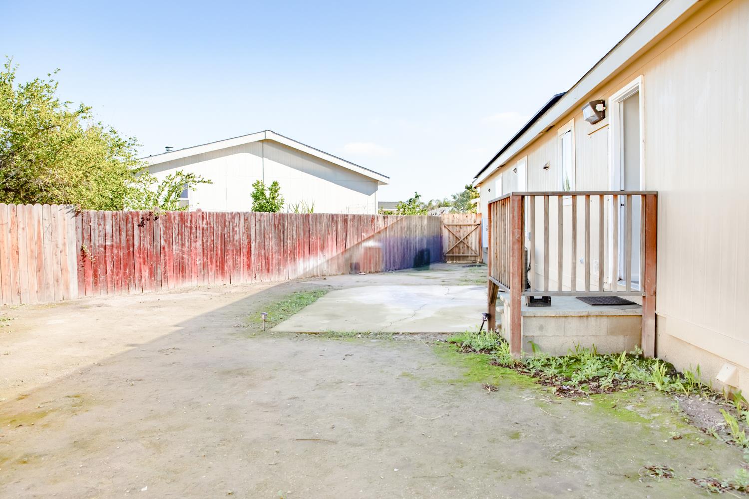 16660 Almond St, Huron, CA 93234