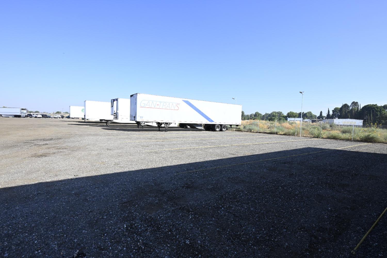 1604 W Dan Ronquillo Dr, Fresno, CA 93706