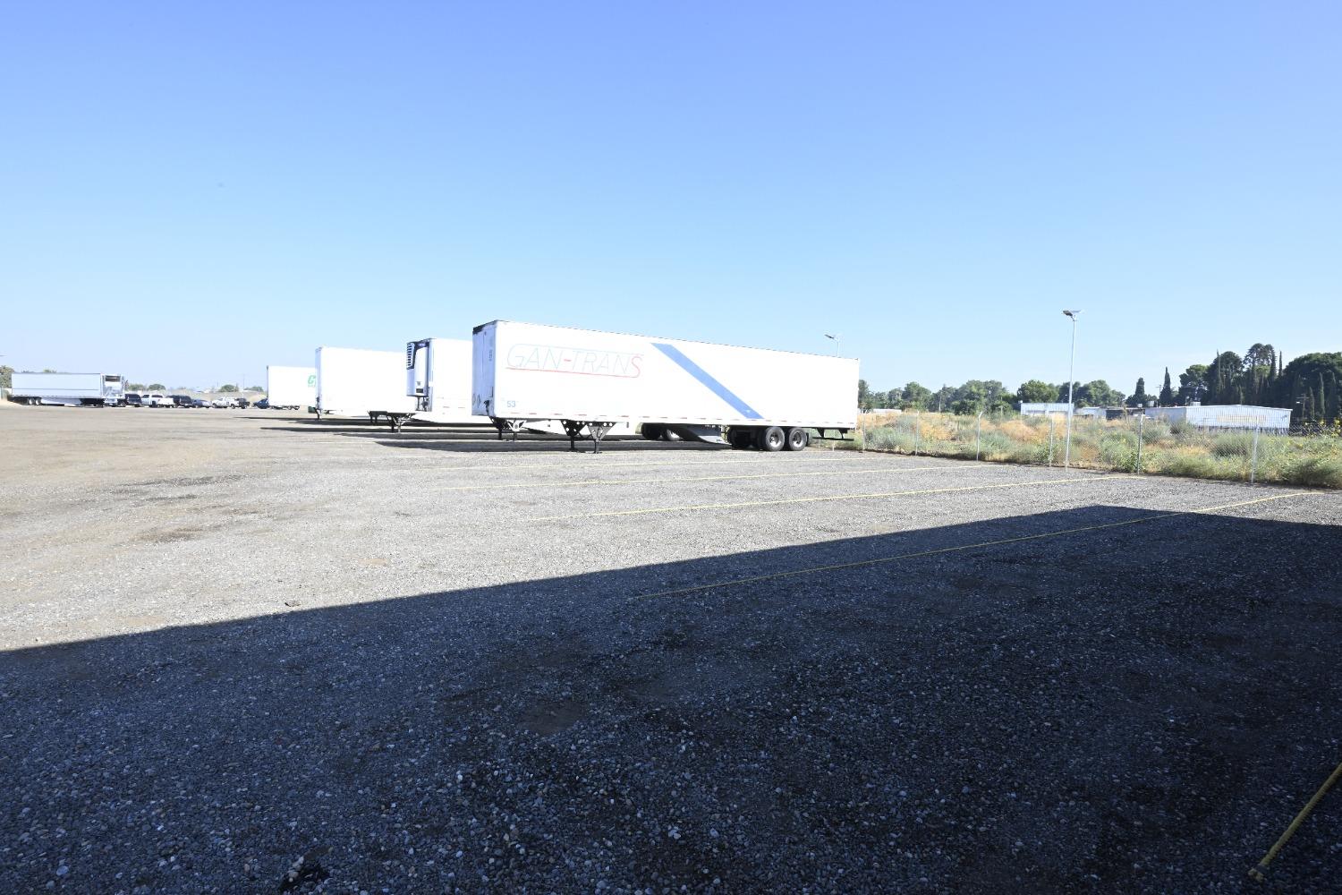 1604 W Dan Ronquillo Dr, Fresno, CA 93706