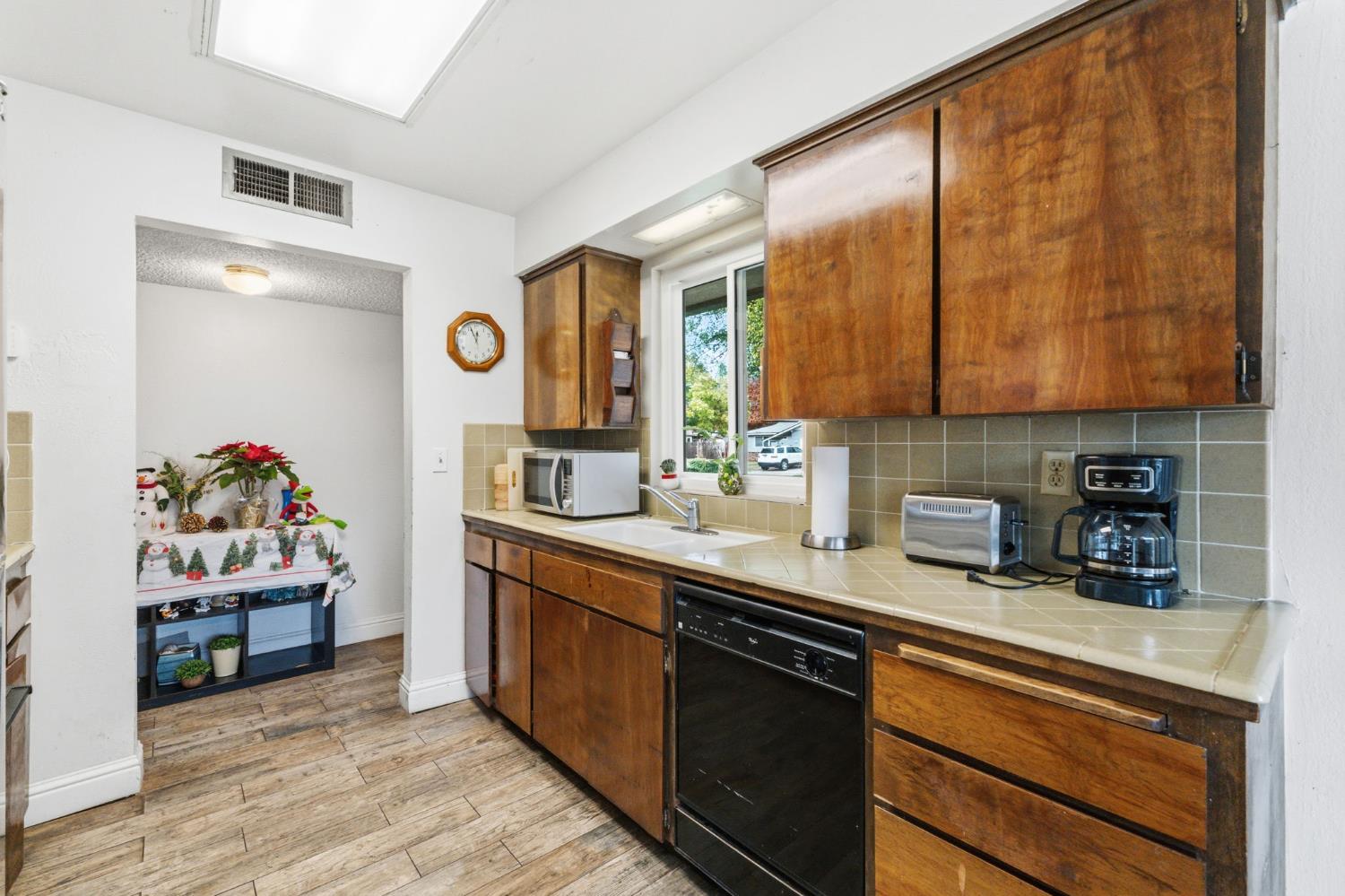 1443 E Palo Alto Ave, Fresno, CA 93710