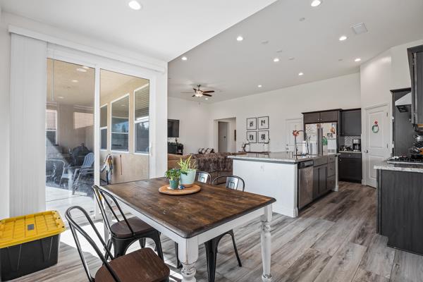 1667 Las Rosas Ave, Clovis, CA 93612