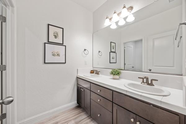 1667 Las Rosas Ave, Clovis, CA 93612