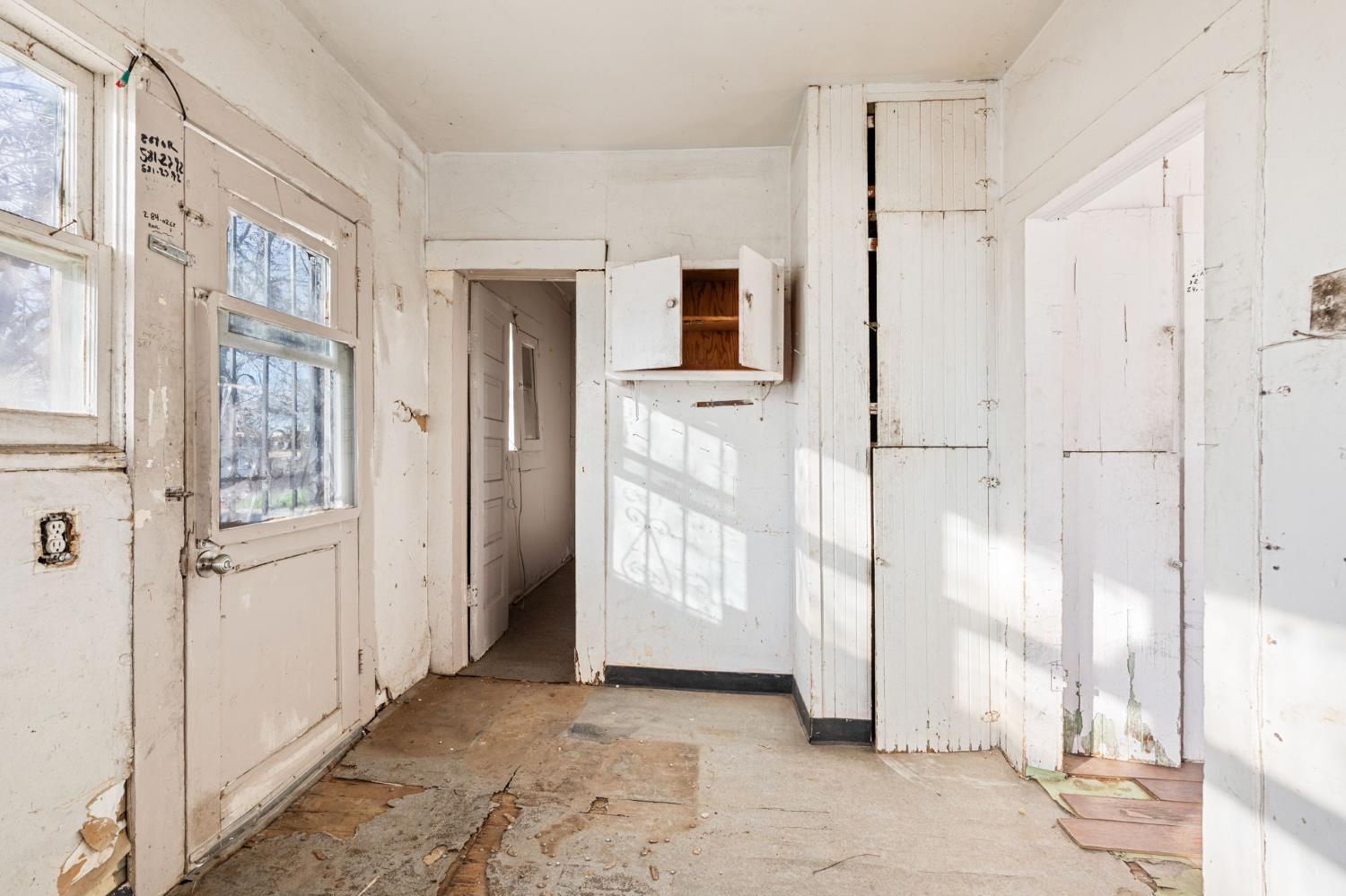 208 Bullard Ave, Clovis, CA 93612