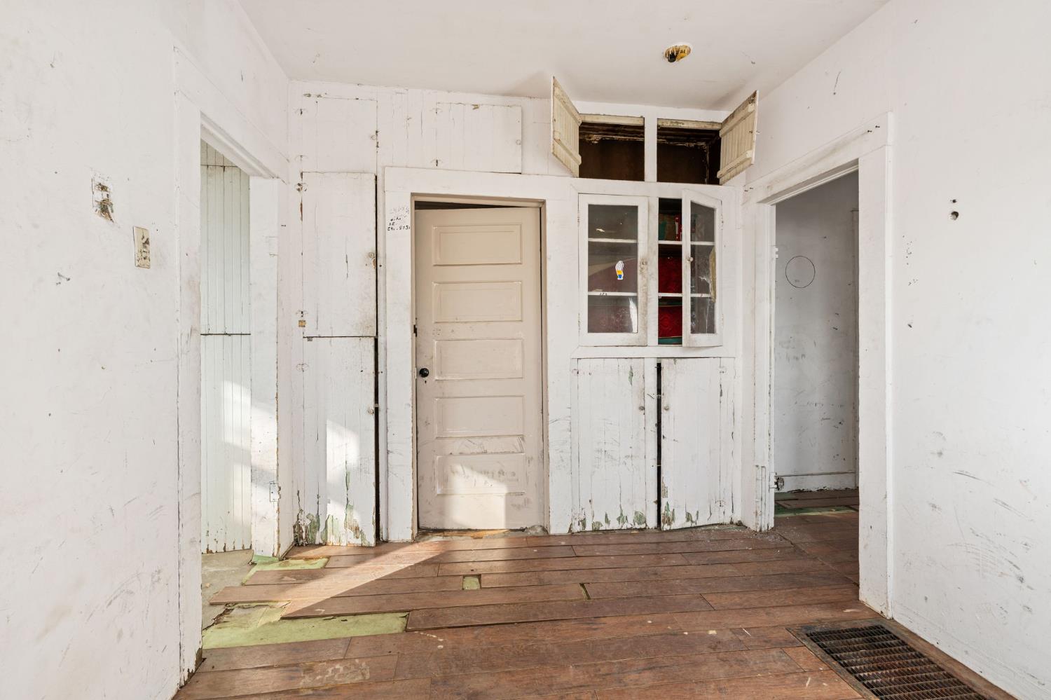 208 Bullard Ave, Clovis, CA 93612