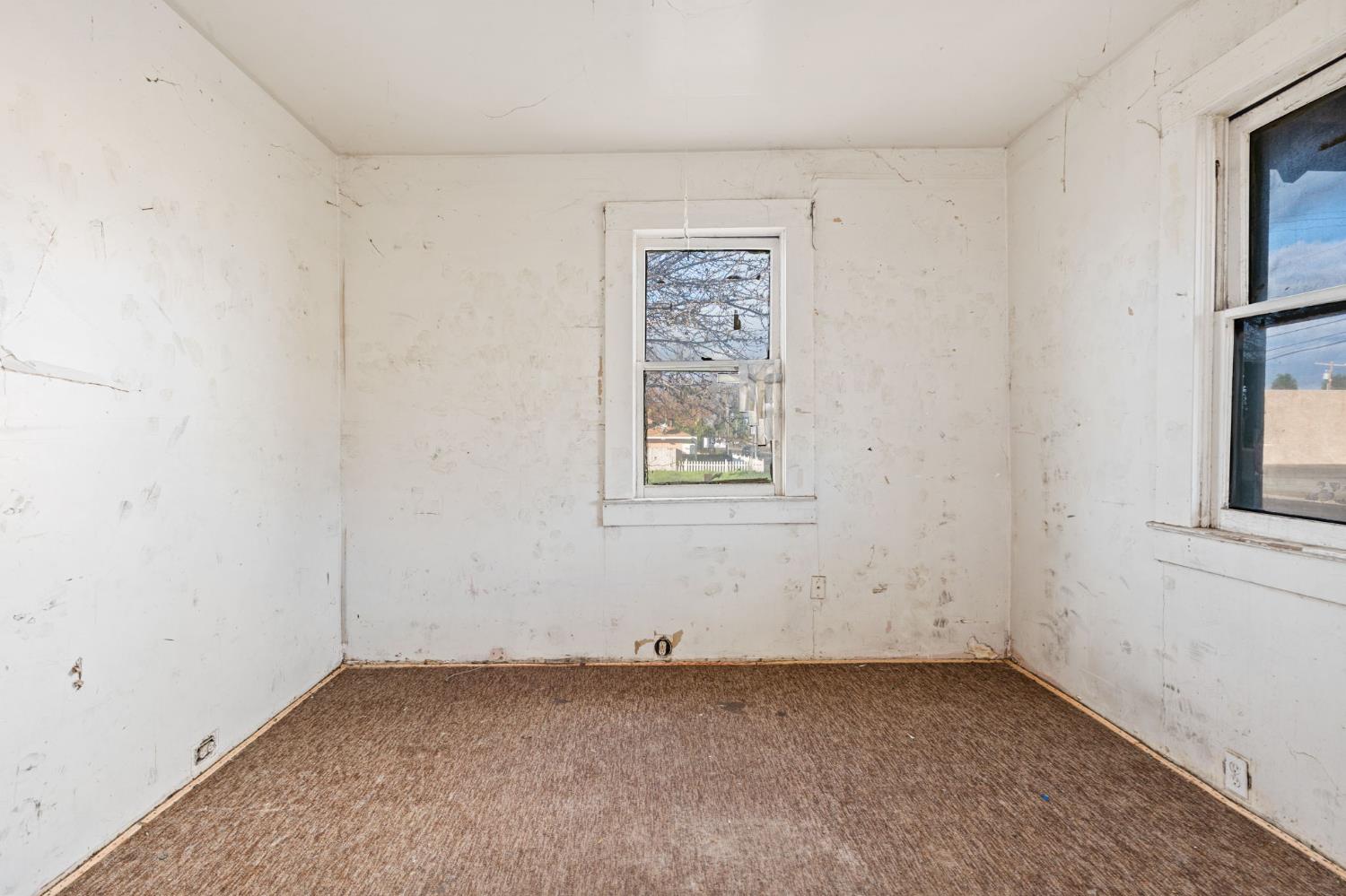 208 Bullard Ave, Clovis, CA 93612