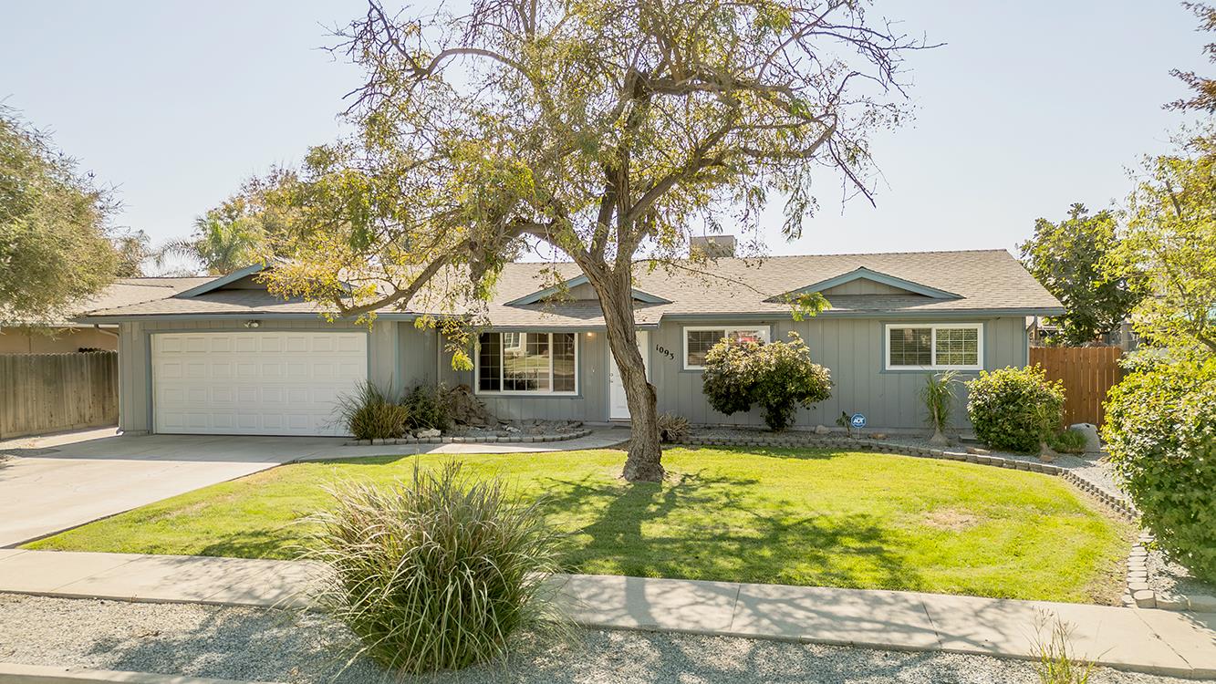 1093 Raymond Rd, Hanford, CA 93230