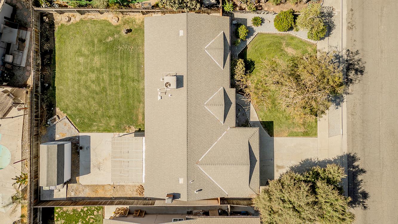 1093 Raymond Rd, Hanford, CA 93230