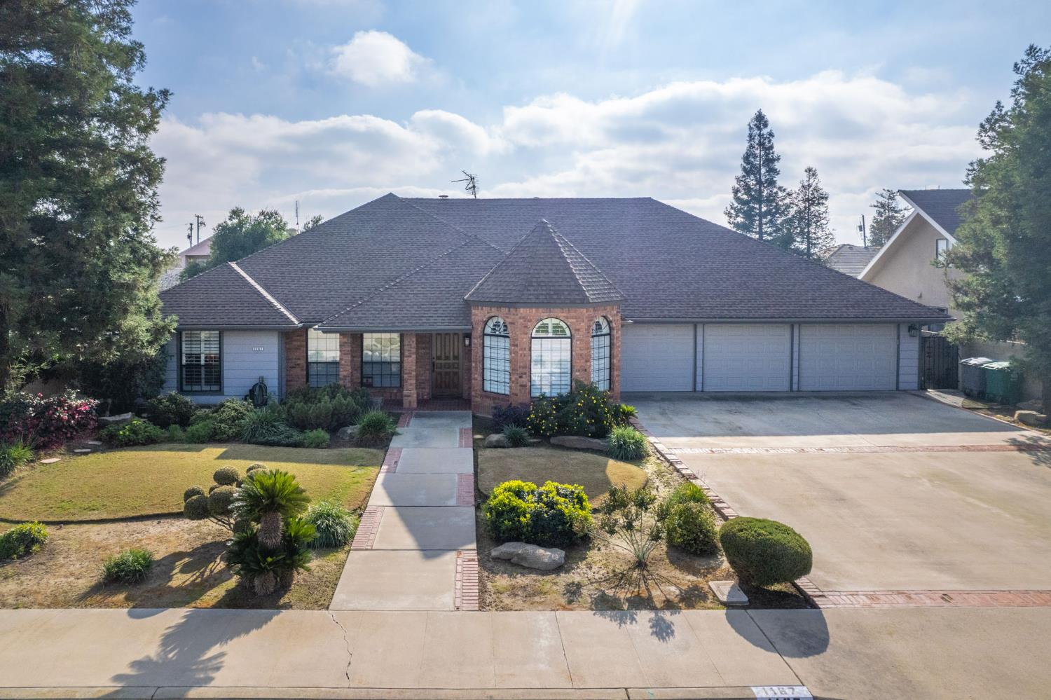 1167 Mill St, Selma, CA 93662